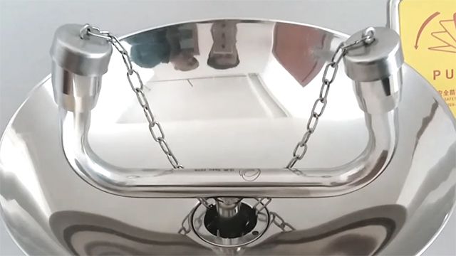 Аварийные души и фонтаны